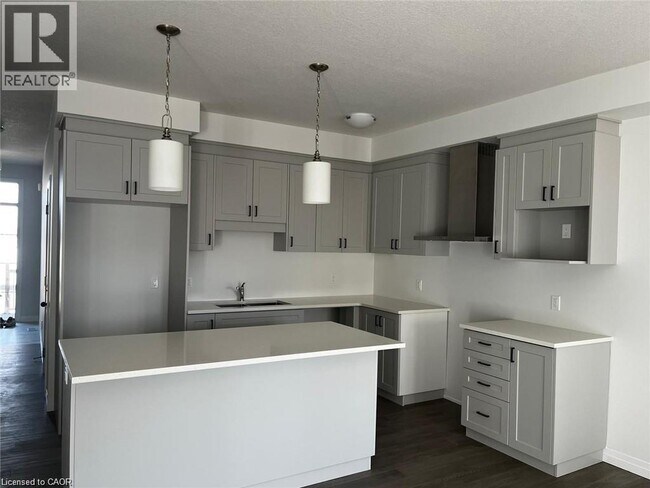 Photo - 8 Sandstone St