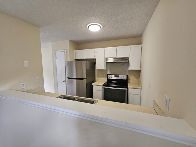 Photo - 124 Hunt Club Ct
