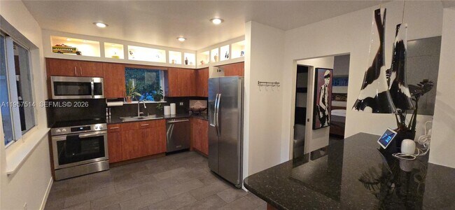 Photo - 875 NE 130th St