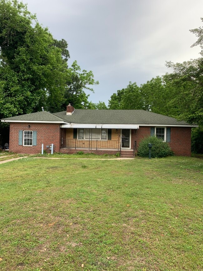 110 Fairview Cir N