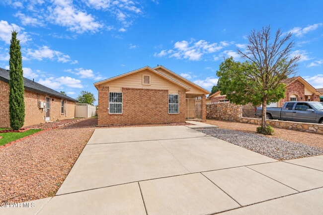 3436 Tierra Zafiro Dr