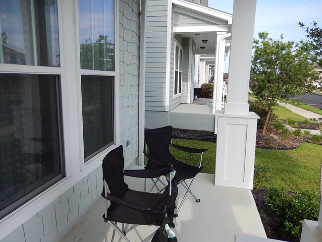 Photo - 2886 Fontana St