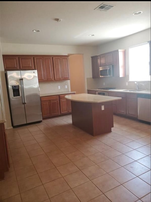 Photo - 185 Hometown Pkwy