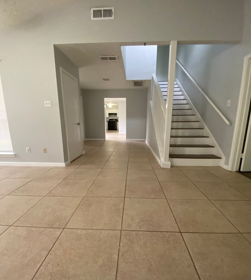 Photo - 7842 Winehill Ln