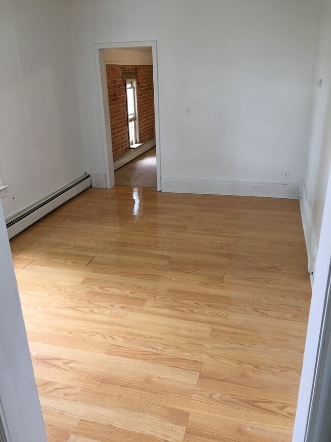 Photo - 207 S Mill St Apt 2