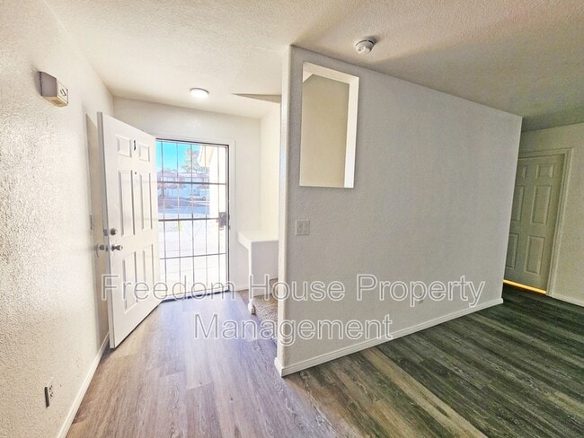 Photo - 670 Bourbon St