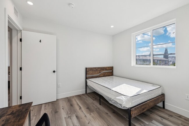 Photo - 1377 W 36th Pl