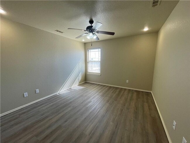 Photo - 1018 Kensington Dr