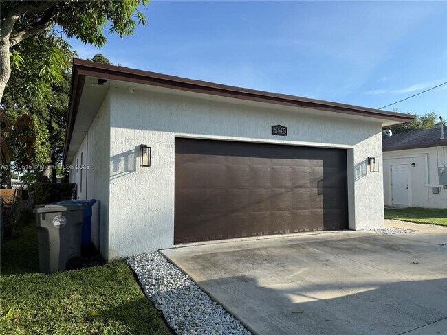 Photo - 5140 SW 24th St House