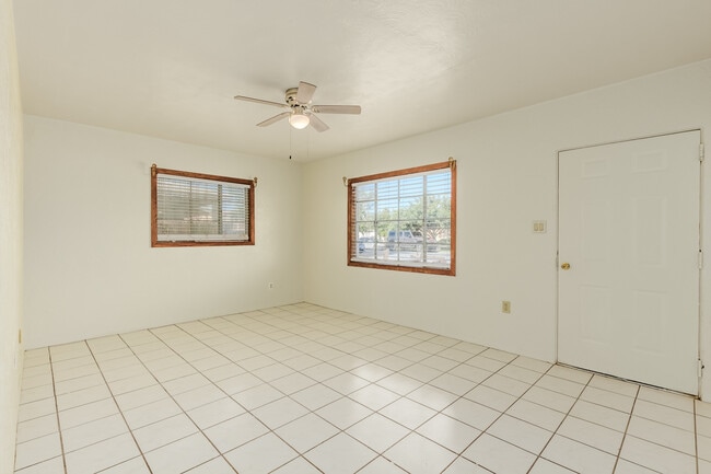 Photo - 2823 W Keim Dr