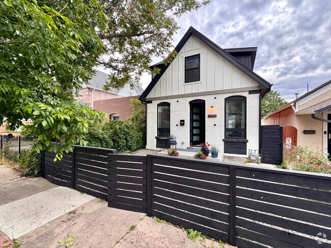 Building Photo - 751 Elati St Rental