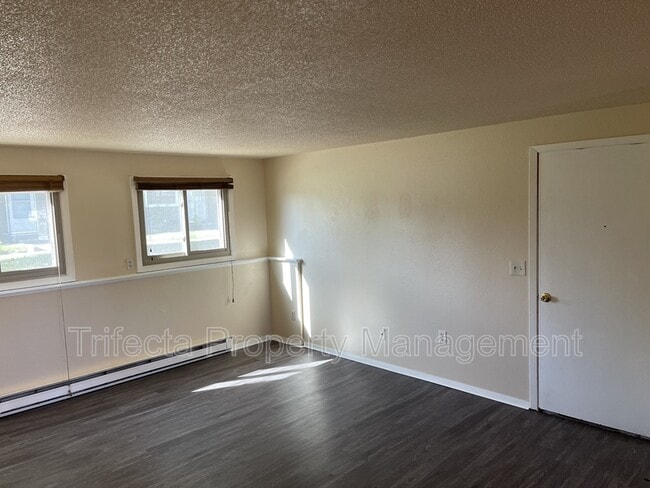 Photo - 4951 Basswood Dr