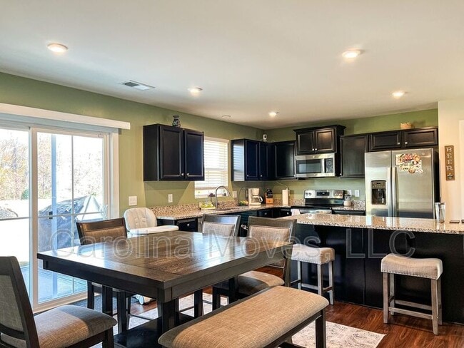 Photo - 111 Sylvester St