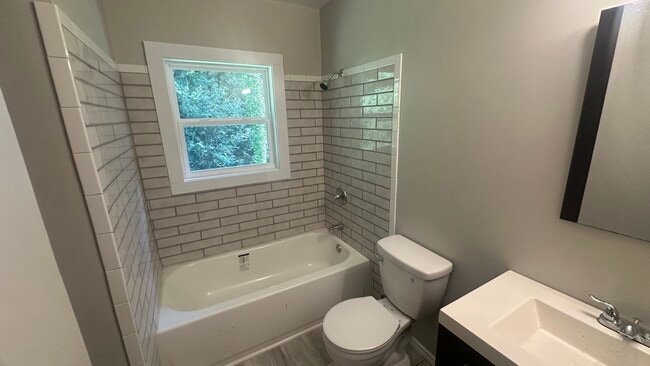 Photo - 2071 W Flat Shoals Ter