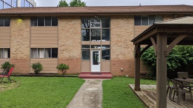 Building Photo - Walking Distance to the Gulch and Music Row Rental
