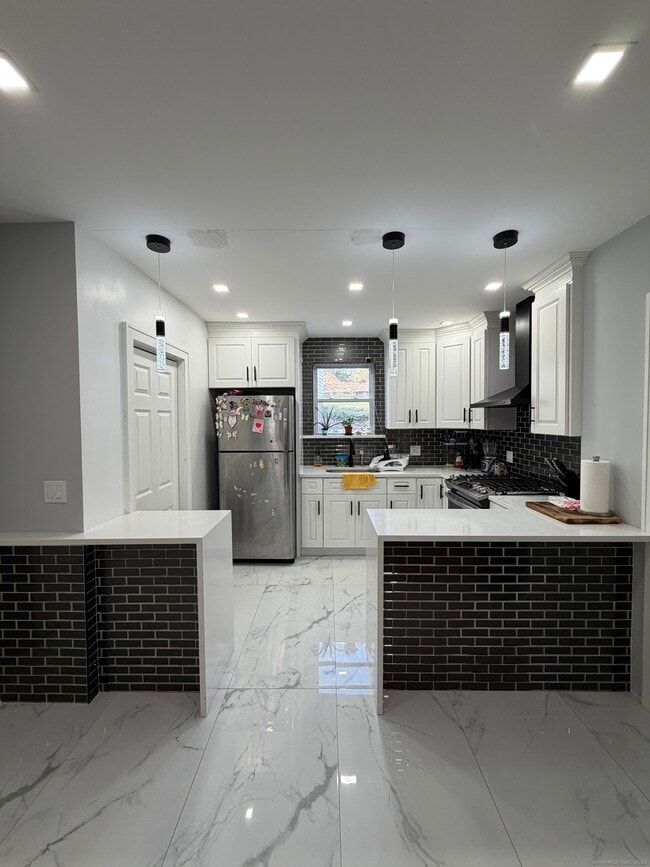 Photo - 2964 State St Unit 1