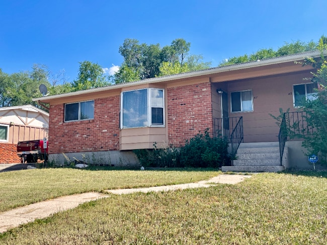 Photo - 47 Newport Cir