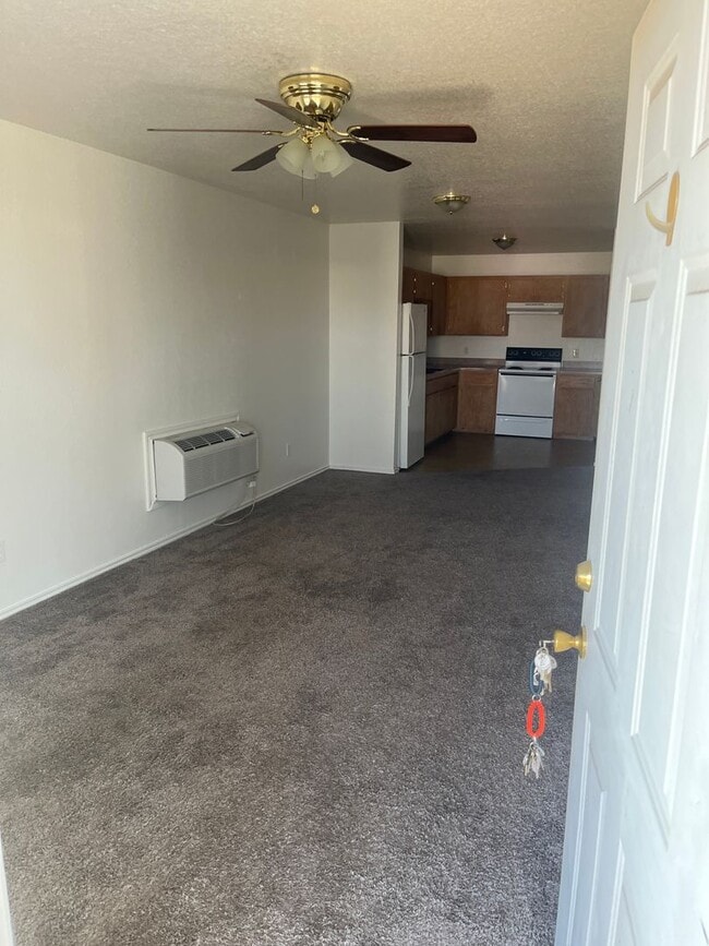 Photo - 3114 Oak Ln Unidad E