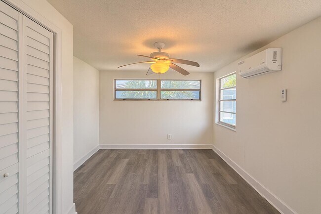 Photo - 5525 Quist Dr