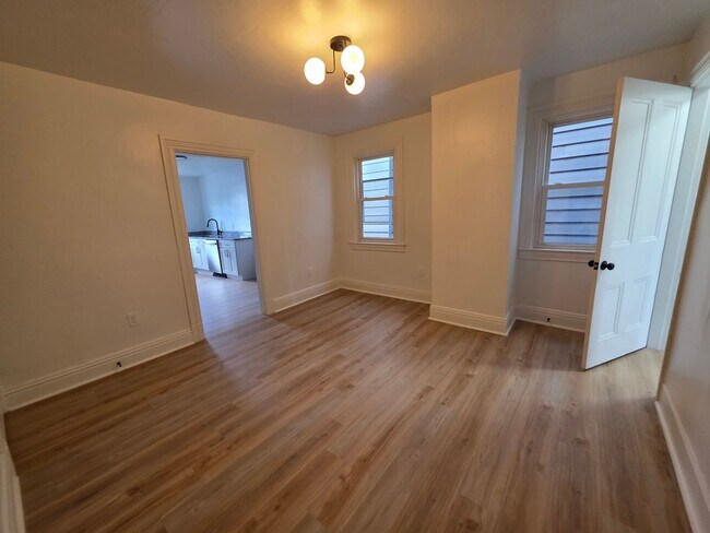 Photo - Newly Updated 3 bedroom 1 bathroom Apartment for Rent!