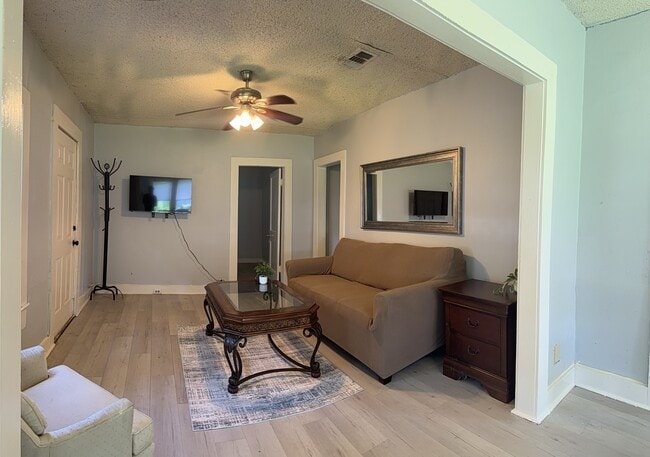 Photo - 118 Bancroft Blvd