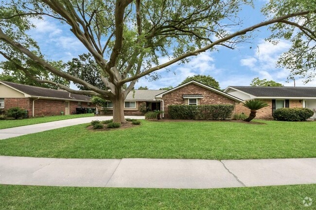 Building Photo - 5727 Cheltenham Dr Rental
