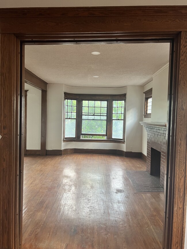 Photo - 426 W Delavan Ave Unidad W Delavan UPPER