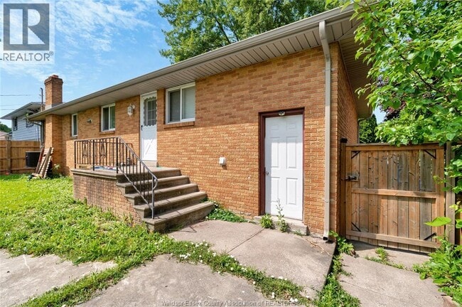 Photo - 3966 Byng Rd