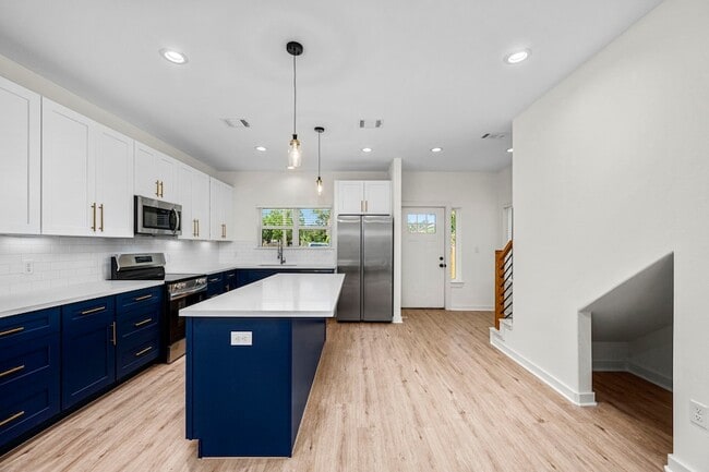 Photo - 5700 Elysian St