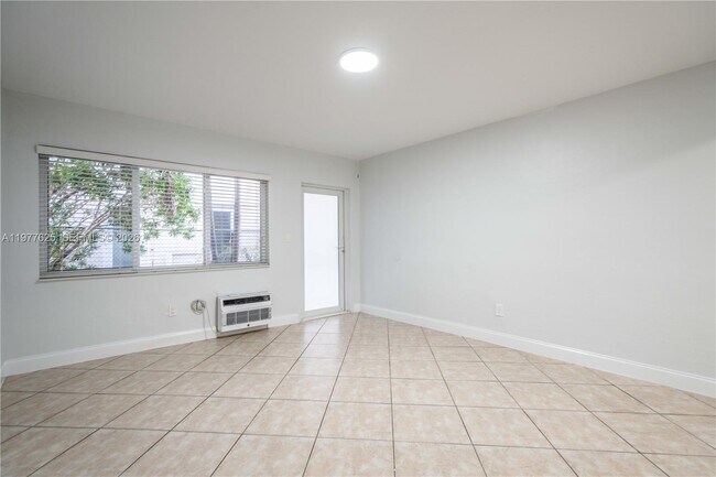 Photo - 7311 Byron Ave Unit 3