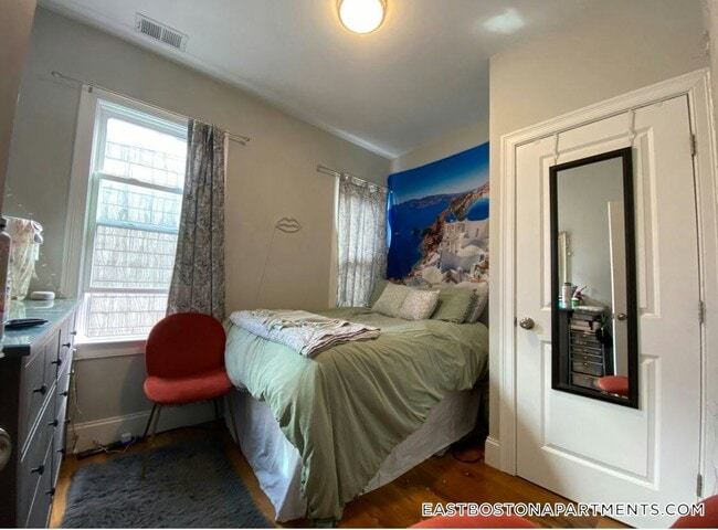 224 Lexington St Unit 3