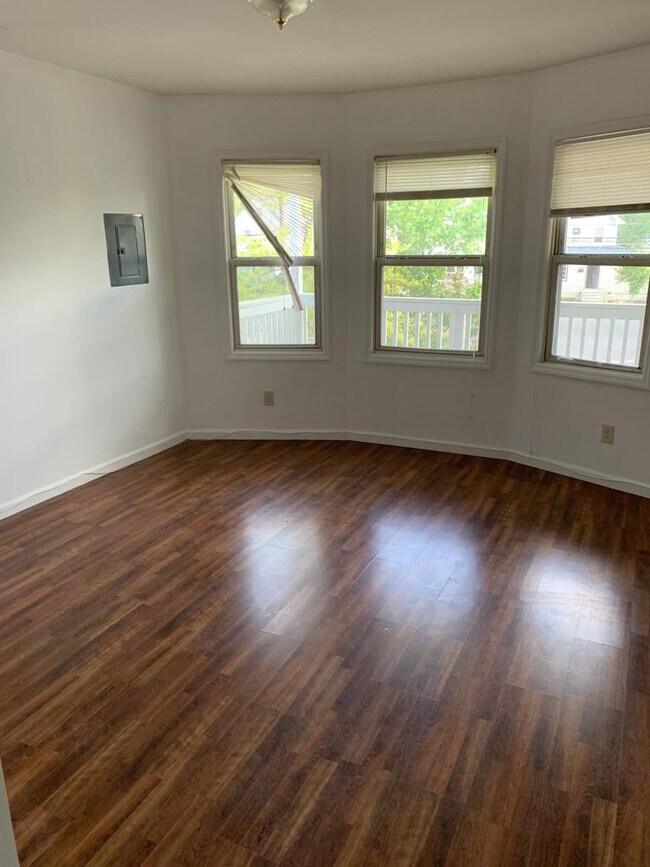 Photo - 227 Muhlenberg Pl Unit 1L