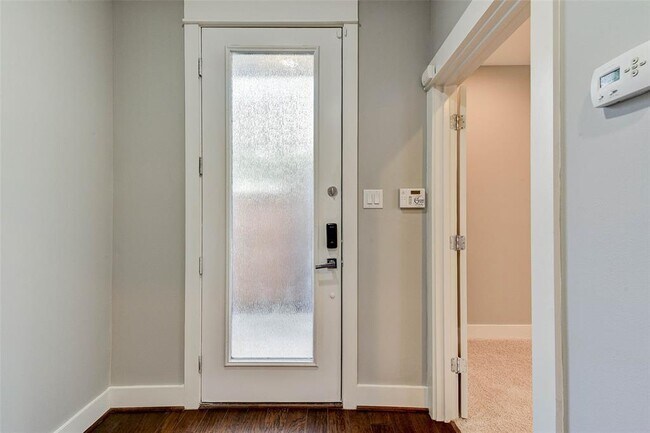 Photo - 611 Bayou St