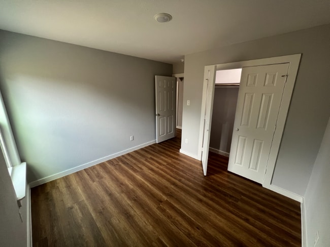 Photo - 6619 Bacher St