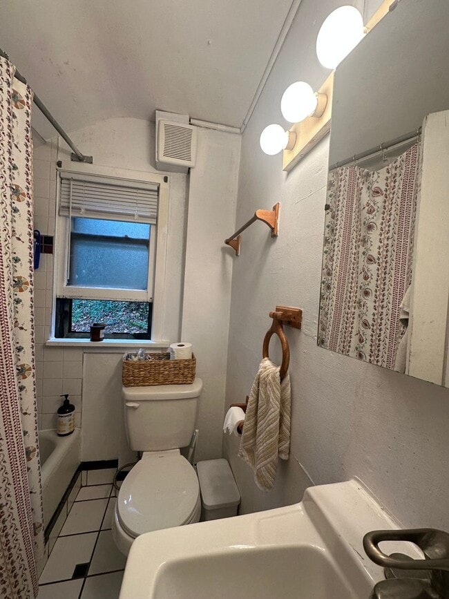 Photo - 338 N Garden St Unidad #201