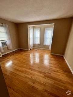 Building Photo - 13 Sanger St Unit 2 Rental