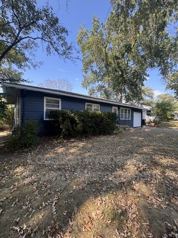 Photo - 2127 Mitchell St