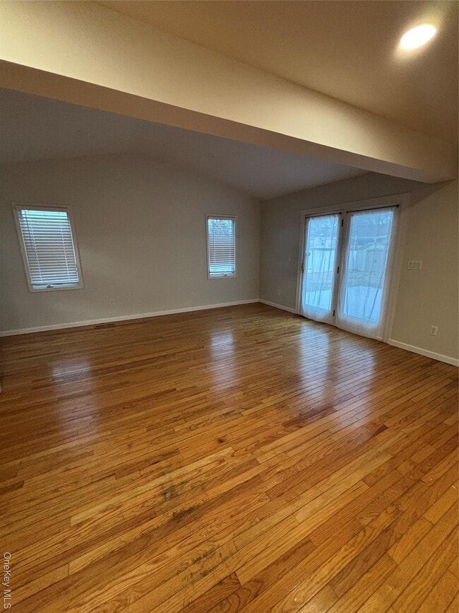 Photo - 23 W Court Dr