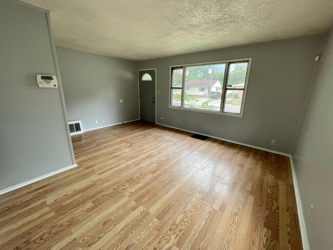 Photo - 904 Oakley Ave