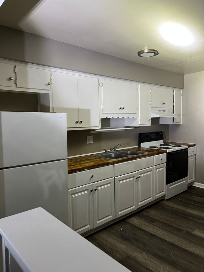 Photo - 6111 Laurel Hall Dr Unit 6111 Laurel Hall Dr #1