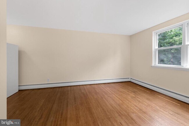 Photo - 5990 Henry Ave Unit 2