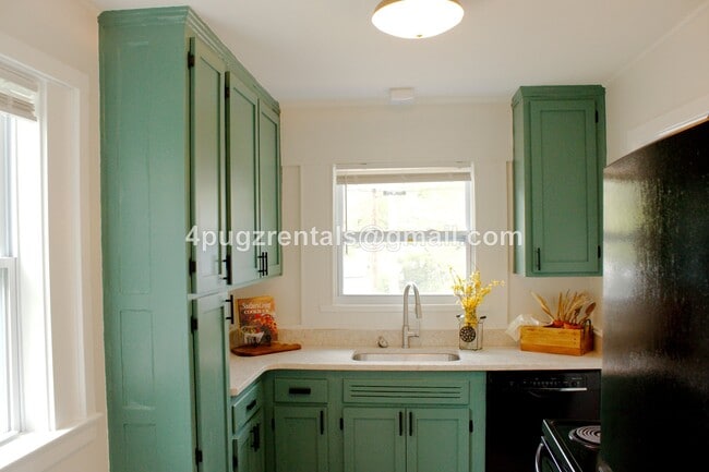 Photo - 107 W Newcomb Rd