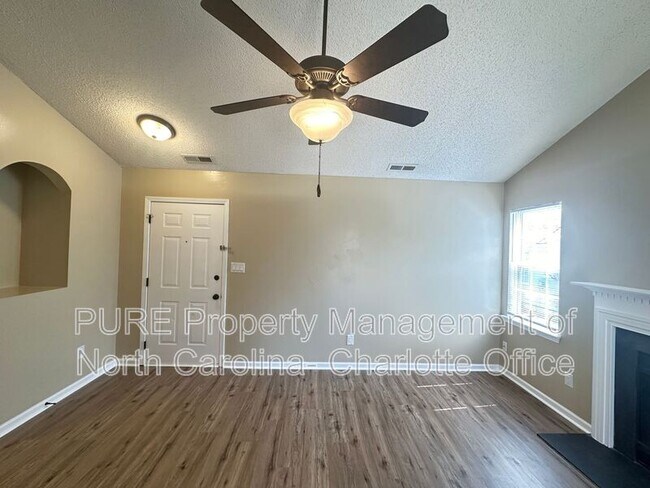 Photo - 5903 Crosswinds Ct