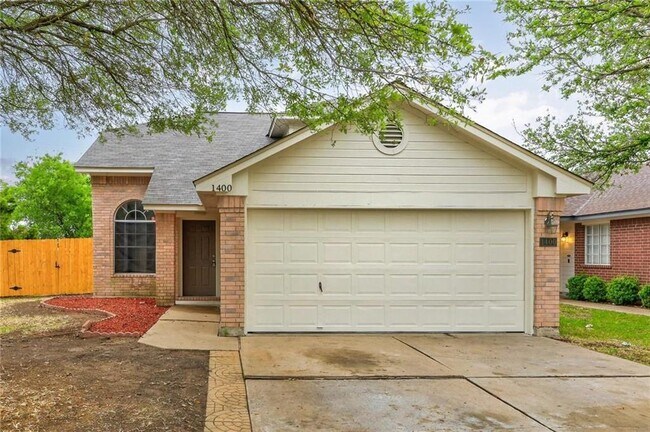 Photo - 1400 Thibodeaux Dr House