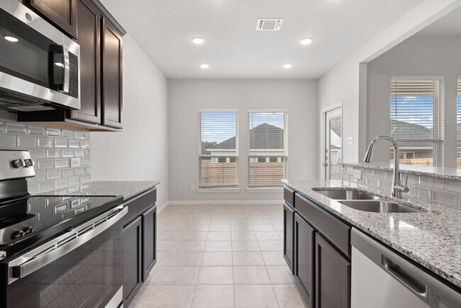 Photo - 737 Gingham Trl