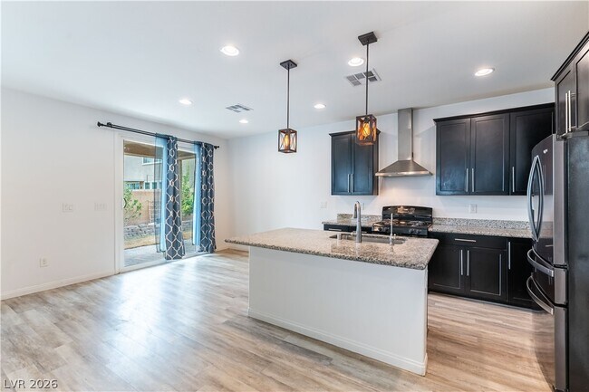 385 Stephen Clear Ave