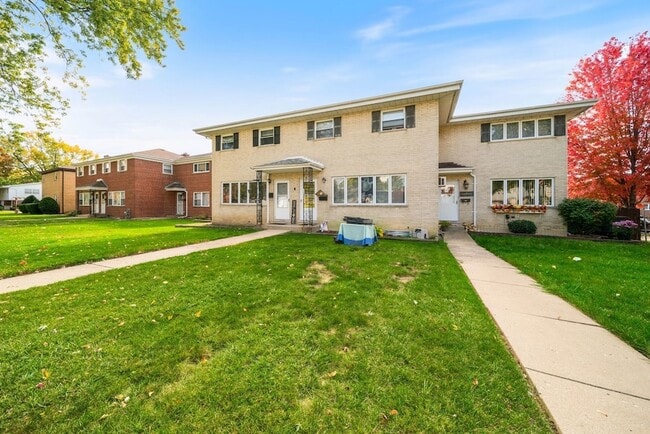 Photo - 27 E Thorndale Ave