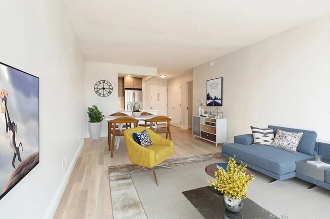 Building Photo - 251 W 48th St Unit 10F