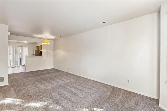 Photo - 13 Hamlet Ct