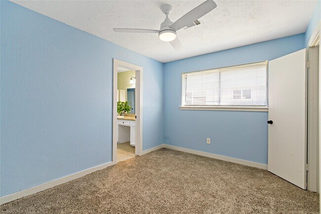 Photo - 4518 N Heron Dr